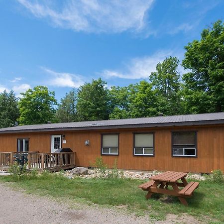 Madawaska Lodge-Cottage Exterior foto