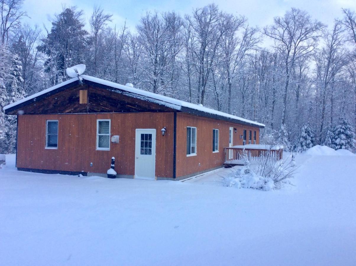 Madawaska Lodge-Cottage Exterior foto