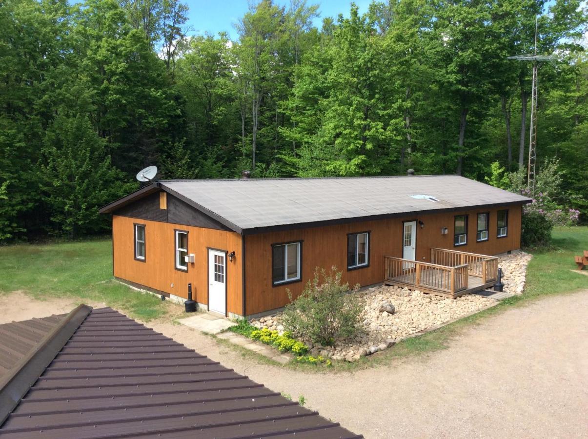 Madawaska Lodge-Cottage Exterior foto