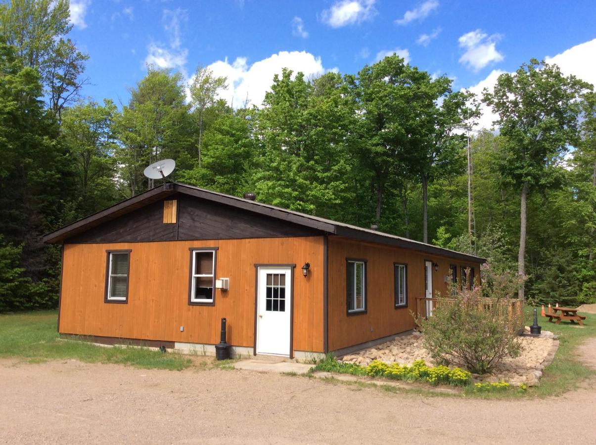 Madawaska Lodge-Cottage Exterior foto